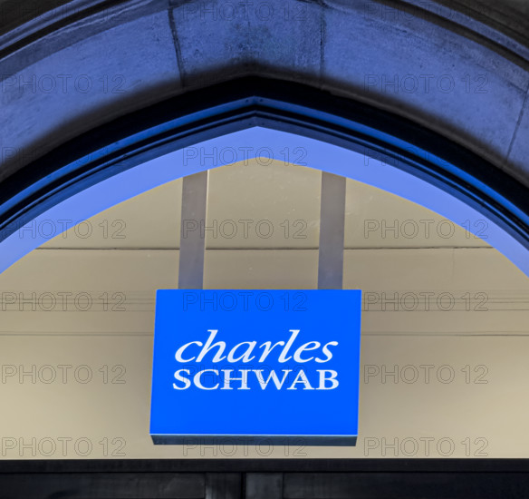 Charles Schwab & Company, Inc., retail branch, building exterior, detail, 915 Broadway, Manhattan, New York City, New York, USA