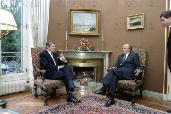 U.S. President Ronald Reagan's first meeting with Soviet General Secretary Mikhail Gorbachev at Fleur D'Ea during first summit, Geneva, Switzerland, President Ronald Reagan White House Photographic Office, November 19, 1985
