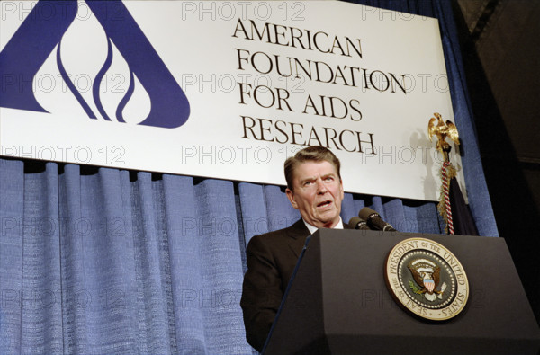 U.S. President Ronald Reagan addressing American Foundation for Aids Research, Washington, D.C., USA, President Ronald Reagan White House Photographic Office, May 31, 1987