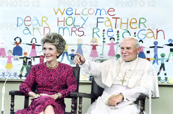 U.S. First Lady Nancy Reagan and Pope John Paul II during visit to Immaculate Conception School, Los Angeles, California, USA, President Ronald Reagan White House Photographic Office, September 16, 1987