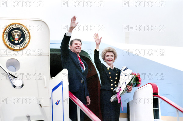 U.S. President Ronald Reagan and U.S. First Lady Nancy Reagan waving goodbye via Air Force One at Vnukovo Airport after Moscow Summit, Moscow, Russia, USSR, President Ronald Reagan White House Photographic Office, June 2, 1988