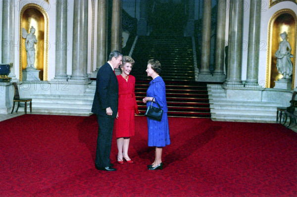 U.S. President Ronald Reagan and U.S. First Lady Nancy Reagan with Queen Elizabeth II during visit to Buckingham Palace, London, England, UK, President Ronald Reagan White House Photographic Office, June 2, 1988