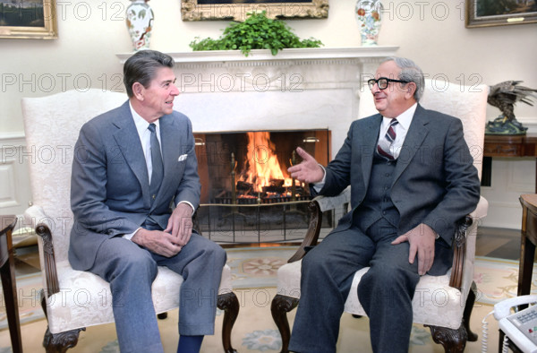 U.S. President Ronald Reagan meeting with President Yitzhak Navon of Israel, White House Oval Office, Washington, D.C., USA, President Ronald Reagan White House Photographic Office, January 5, 1983