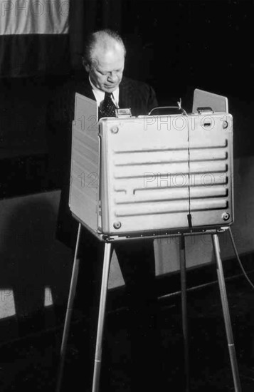 U.S. President Gerald Ford voting in the 1976 General Election, Grand Rapids, Michigan, USA, Gerald R. Ford White House Photographs, November 2, 1976