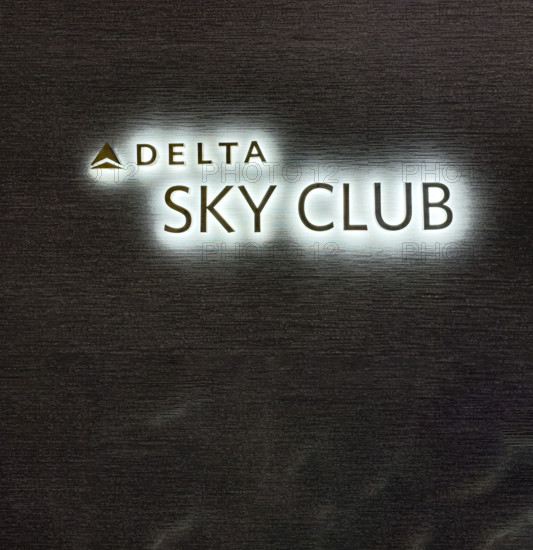 Delta Sky Club, interior wall detail, Delta Airlines, Fort Lauderdale-Hollywood International Airport, Fort Lauderdale, Florida, USA