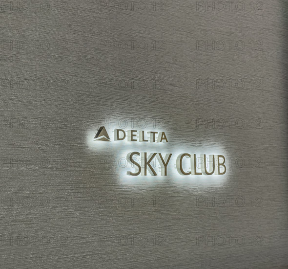 Delta Sky Club, interior wall detail, Delta Airlines, Fort Lauderdale-Hollywood International Airport, Fort Lauderdale, Florida, USA