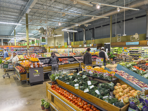 Customers shopping in fruits and vegetables department, Publix Supermarket, Boca Raton, Florida, USA