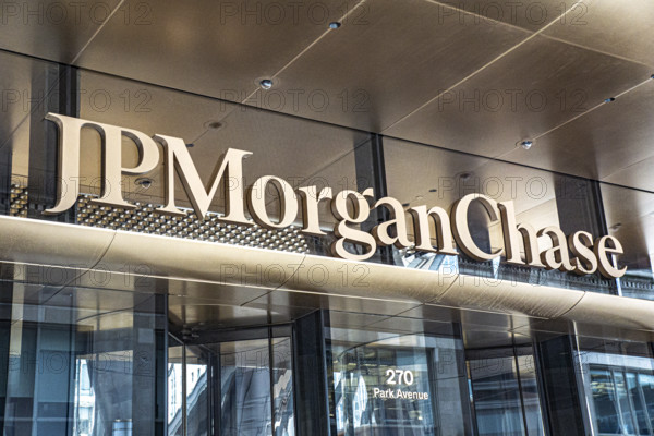JPMorgan Chase office building, building exterior detail, 270 Park Avenue, Manhattan, New York City, New York, USA