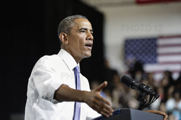 U.S. President Barack Obama delivering remarks on housing, Central High School, Phoenix, Arizona, USA, Pete Souza, Office of White House Photography, January  8, 2015