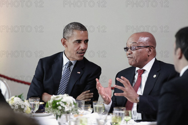 U.S. President Barack Obama talking with President Jacob Zuma of South Africa during lunch hosted by President François Hollande of France during United Nations Framework Convention on Climate Change (COP21), Parc des Expositions du Bourget, Le Bourget, Paris, France, Pete Souza, Office of White House Photography, November 30, 2015
