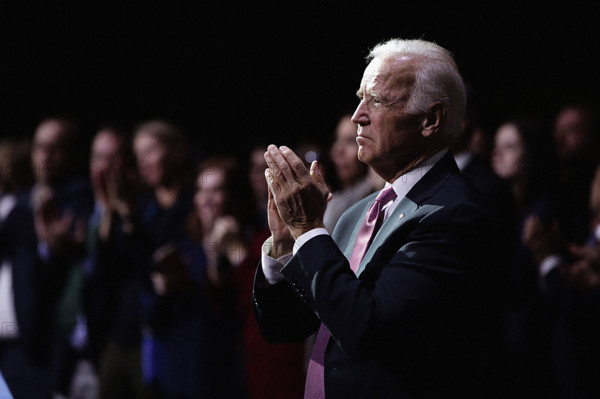 U.S. Vice President Joseph Biden clapping as U.S. President Barack Obama delivers his farewell address, McCormick Place Convention Center, Chicago, Illinois, USA, Pete Souza, Office of White House Photography Office, January 10, 2017