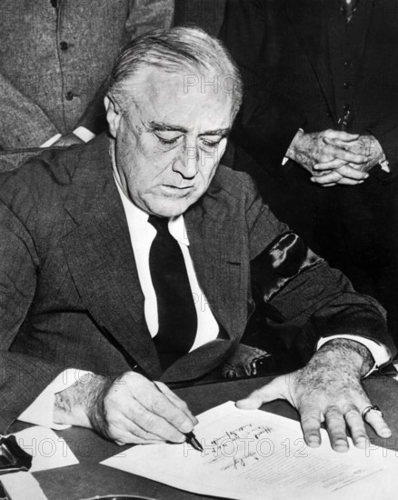 U.S. President Franklin D. Roosevelt signing declaration of war against Japan, Washington, D.C., USA, National Park Service, Department of the Interior, December 8, 1941
