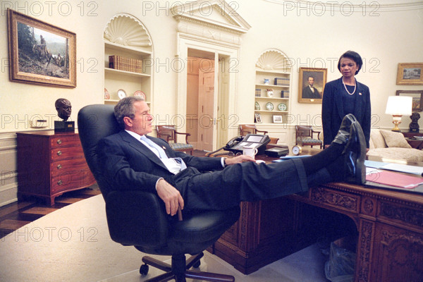 U.S. President George W. Bush meeting with National Security Advisor Condoleezza Rice, White House Oval Office, Washington, D.C., USA, Eric Draper, George W. Bush White House Photo Office, September 14, 2001