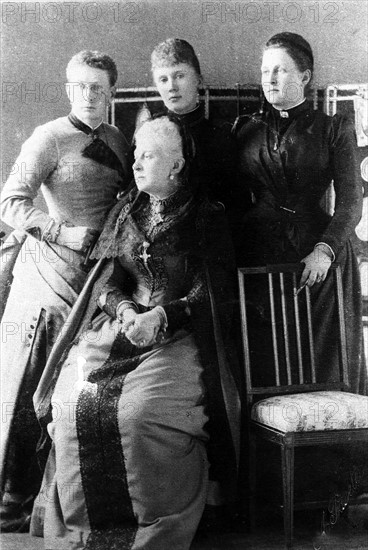 Vera Constantinovna of Russia, Elizabeth Mavrikievna, Olga of Russie and, seated, Alexandra Josefovna