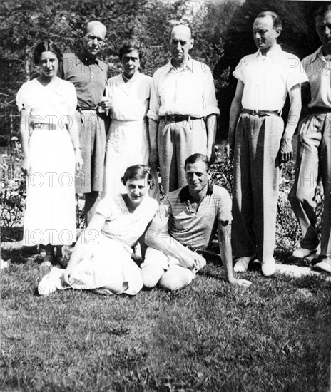 La Comtesse Toerring, le Prince Christophe de Grèce, la Princesse Nicolas, le Prince Nicolas, le Prince Paul de Yougoslavie, le Comte Toerring, la Princesse Marina et le Duc de Kent