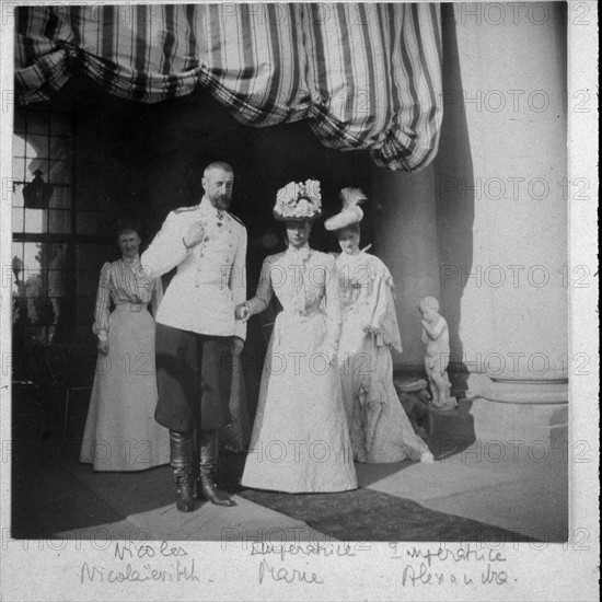 Nicolas Nicolaïevitch, l'Impératrice Marie Féodorovna et l'Impératrice Alexandra Féodorovna