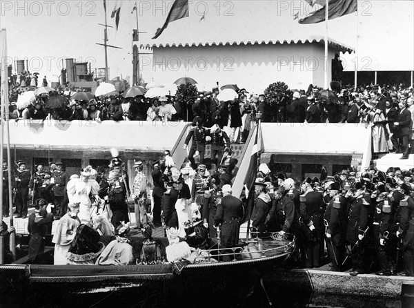 Copenhagen, embarkation or disembarkation of various members of the Danish, Russian and English  royal families