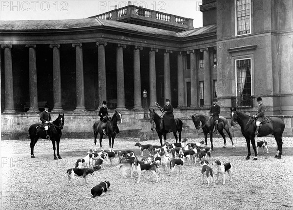 Stowe House, la Comtesse de Paris et sa fille la Princesse Hélène d'Orléans