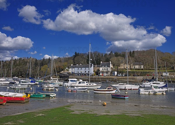 Névez, Finistère