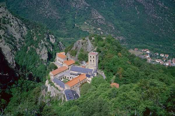 L'abbaye Saint-Martin du Canigou, Pyrénées-Orientales