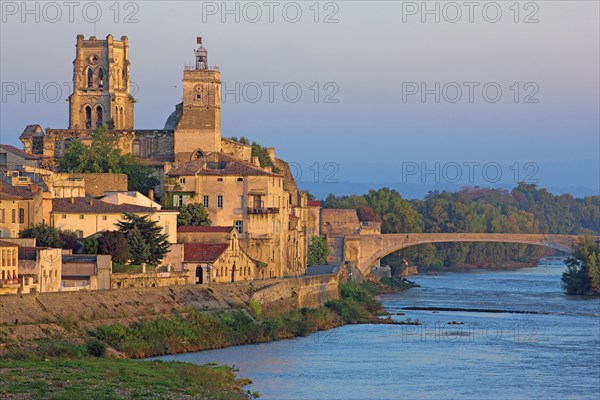 Pont-Saint-Esprit, Gard