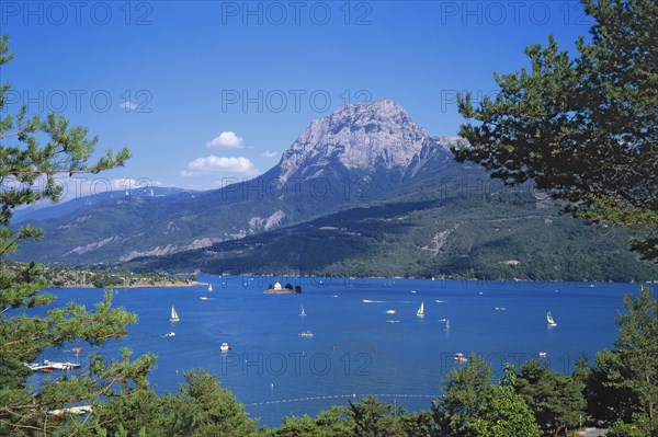 Lac de Serre-Ponçon, Hautes-Alpes