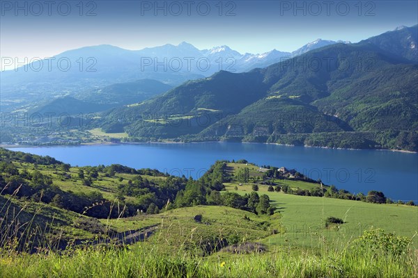 Lac de Serre-Ponçon, Hautes-Alpes
