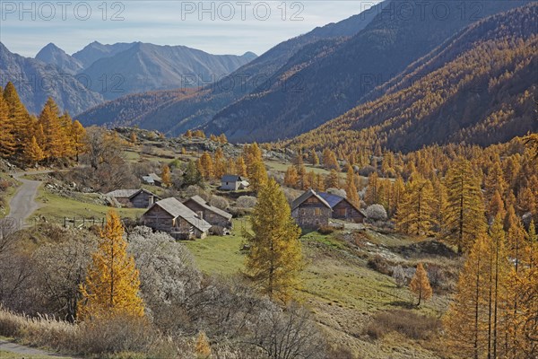 Névache en automne, Vallée de la Clarée, Hautes-Alpes