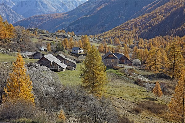 Névache en automne, Vallée de la Clarée, Hautes-Alpes