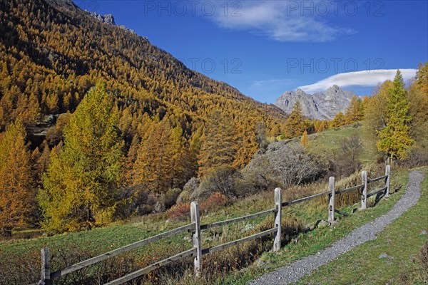 Névache en automne, Vallée de la Clarée, Hautes-Alpes