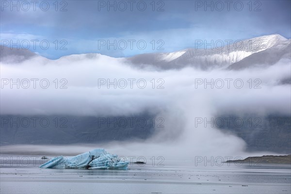 Islande, le glacier Breiðamerkurjökull et la lagune de Jökulsárlón