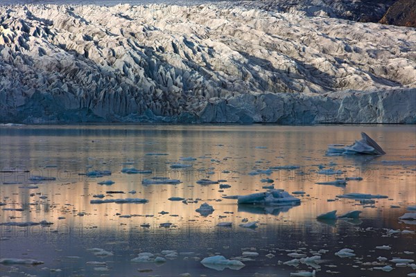 Islande, le glacier Breiðamerkurjökull et la lagune de Jökulsárlón