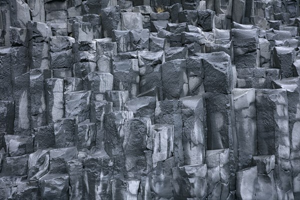 Iceland, Vik, Reynisdrangar cliff, basaltic organs