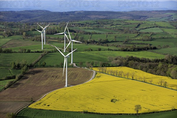 Parc éolien sur les plateaux de l'Aveyron