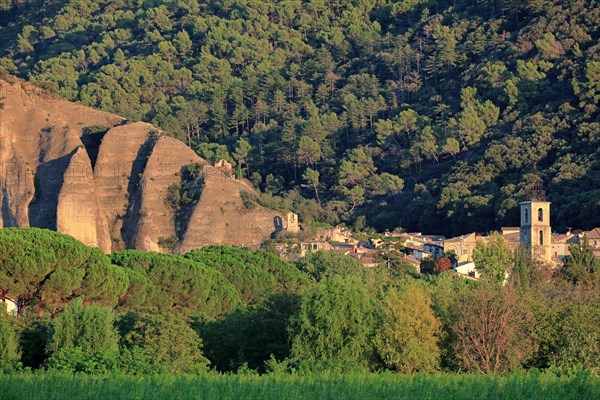 Les Mées, Alpes-de-Haute-Provence