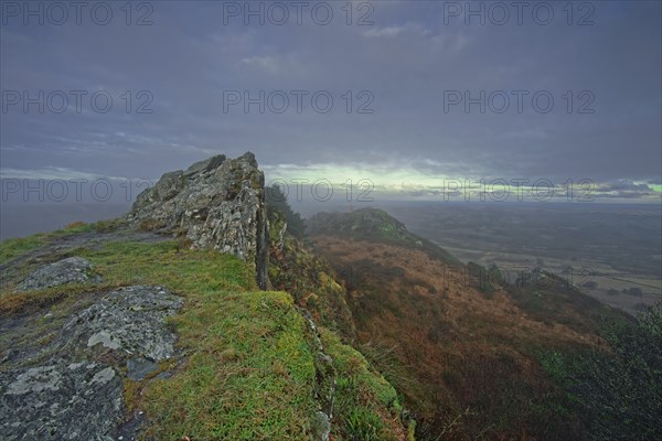 France, Finistère(29) Paysage des Monts d'Arrée, parc naturel régional d'Armorique, arrêtes rocheuses, Roc'h Ruz / France, Finistère Monts d'Arrée landscape, Armorique Regional Nature Park, rocky ridges, Roc'h Ruz