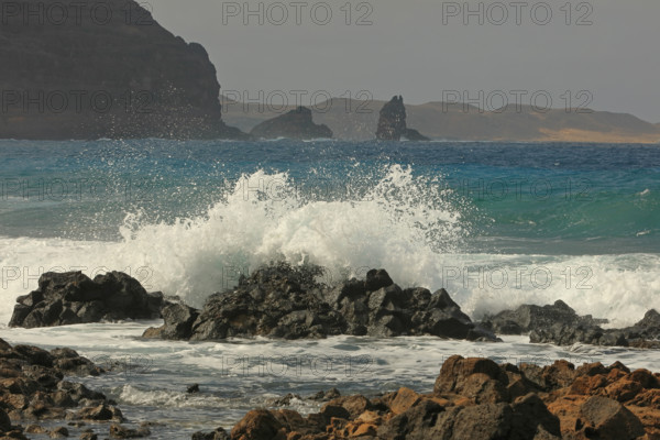 Espagne, Iles Canaries, Lanzarote, Haria, paysage cotier la Punta Fariones à  Orzola / Spain, Canary Islands, Lanzarote, Haria, coastal landscape Punta Fariones in Orzola /