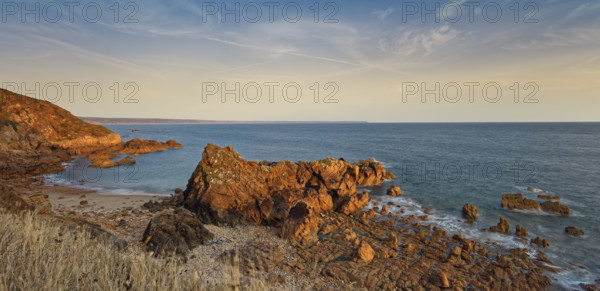 France, Manche (50) Jobourg, littoral maritime de la Hague proche du Nez-de-Jobourg / France, Manche Jobourg, maritime coast, of La Hague near Nez-de-Jobourg /
