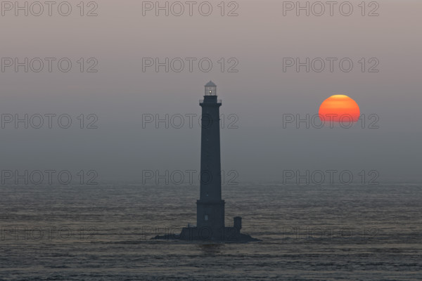 France, Manche (50) Auderville, le phare de la Hague au soleil couchant / France, Cotentin Auderville, the lighthouse of the Hague at sunset