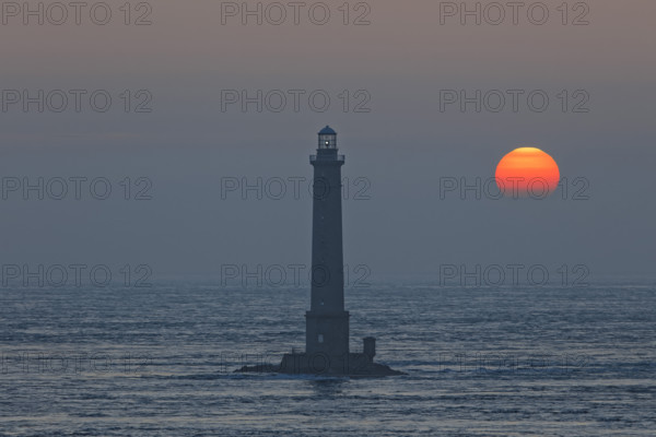 France, Manche (50) Auderville, le phare de la Hague au soleil couchant / France, Cotentin Auderville, the lighthouse of the Hague at sunset