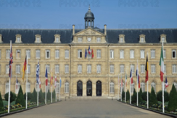 France, Normandie, calvados, caen, abbaye aux hommes, hotel de ville, mairie, drapeaux, Guillaume le Conquerant,