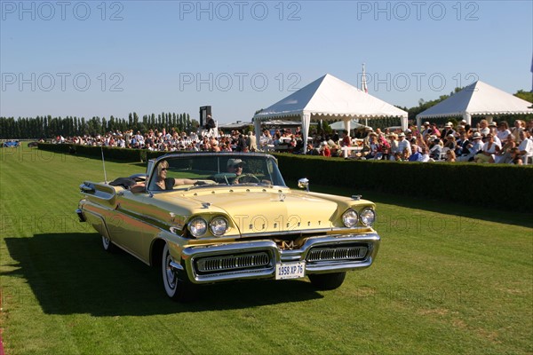 France, Basse Normandie, calvados, cote fleurie, deauville, polo, sport cheval, competition barriere golden, polo cup, hippodrome, defile de voitures de collection,