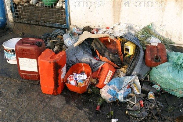 France, Basse Normandie, calvados, cote fleurie, Honfleur, dechets, pollution, developpement durable, environnement, detritus du port de peche,