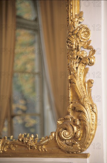 france, Paris 7e, faubourg Saint-Germain, hotel de seignelay
bureau du ministre, 80 rue de lille, detail miroir, ornement, dorure,