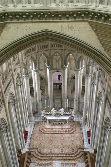 France, Basse Normandie, Manche, Cotentin, coutances, cathedrale, art gothique, dans la tour lanterne, colonnettes,