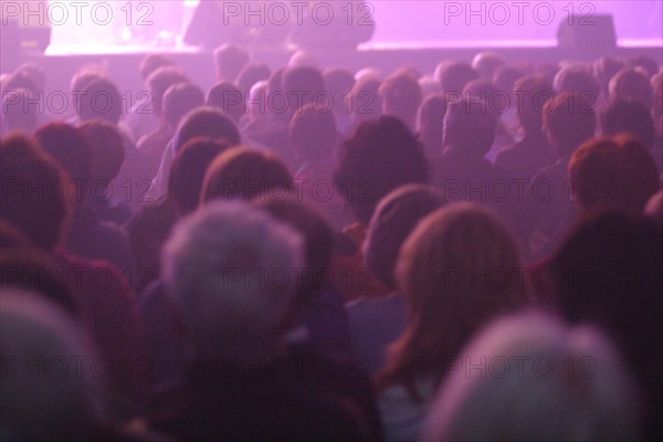 France, Basse Normandie, Manche, Cotentin, coutances, festival jazz sous les pommiers, mai 2006, ambiance concert, lumieres, light show public,