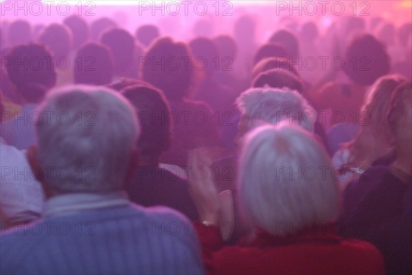 France, Basse Normandie, Manche, Cotentin, coutances, festival jazz sous les pommiers, mai 2006, ambiance concert, lumieres, light show public,