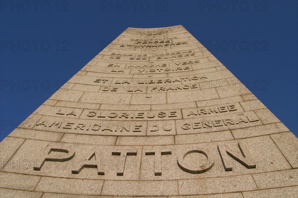 France, Basse Normandie, Manche, avranches, rond point Patton, hommage aux troupe du general americain, seconde guerre mondiale, liberation 1944, colonne, monument