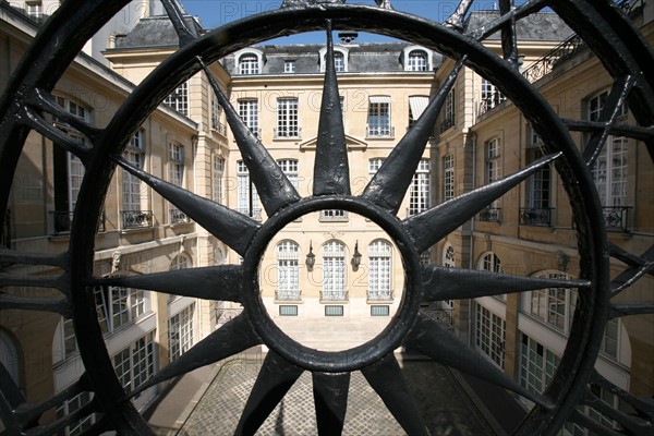 Siège de la Caisse d'Epargne d'Ile de France à Paris