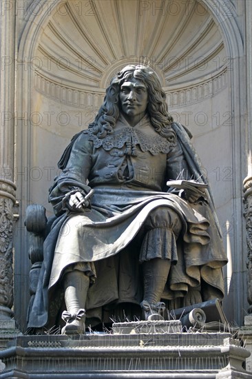 France, Paris 2e, rue de richelieu, fontaine moliere, statue, jean baptiste poquelin, detail,